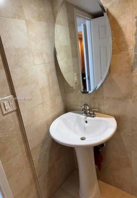 image Winston Towers 4005