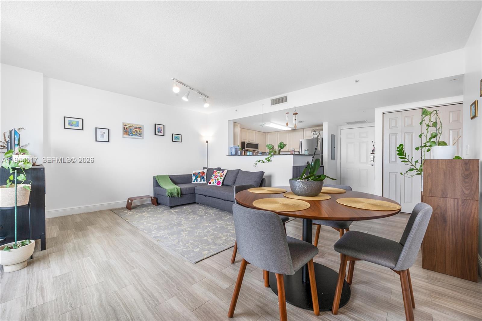 3000 Coral Way #1409 Miami, FL 33145