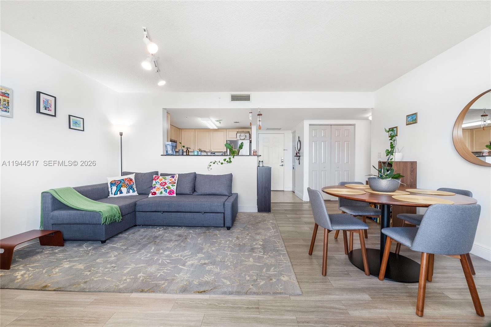 3000 Coral Way #1409 Miami, FL 33145