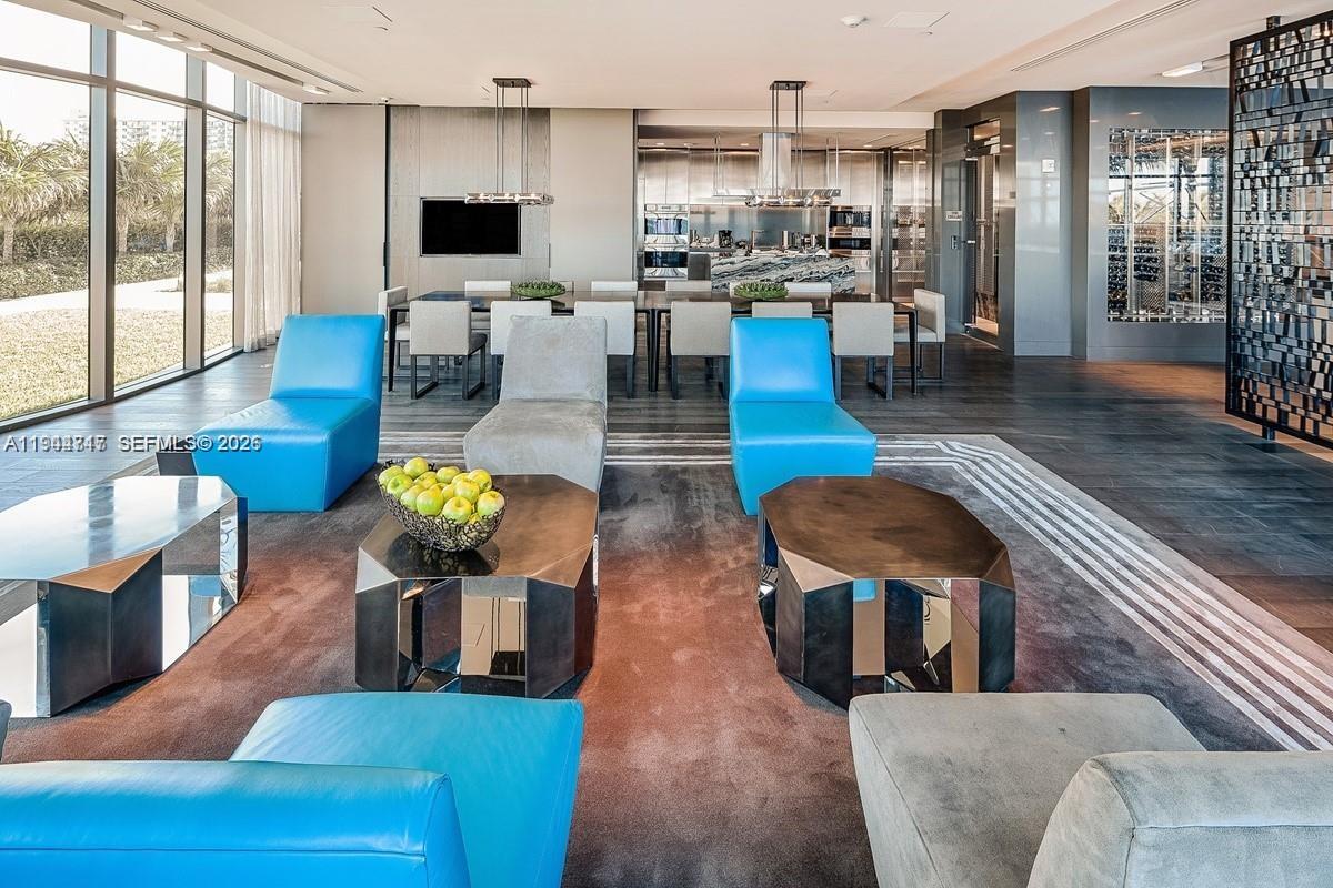 19575 Collins Ave #12 Sunny Isles Beach, FL 33160