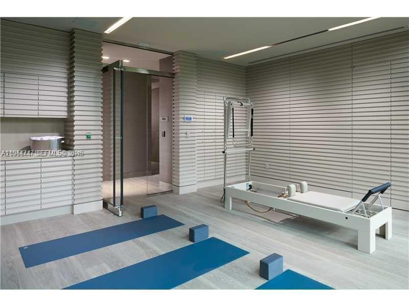 19575 Collins Ave #12 Sunny Isles Beach, FL 33160