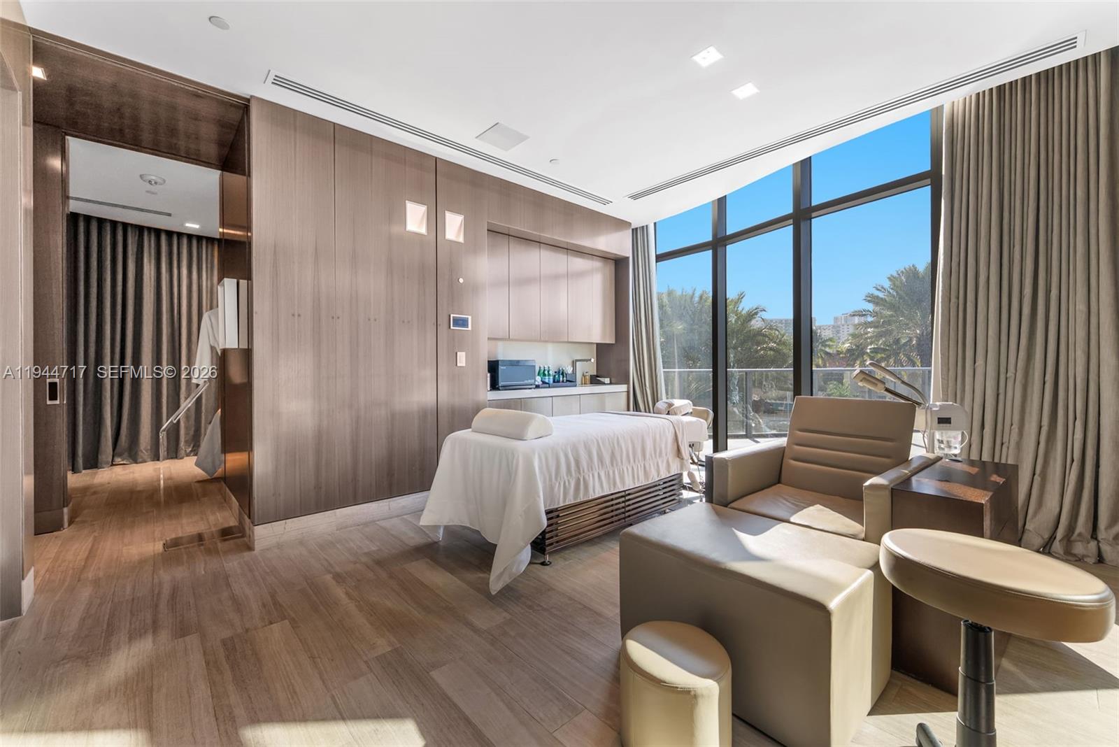 19575 Collins Ave #12 Sunny Isles Beach, FL 33160