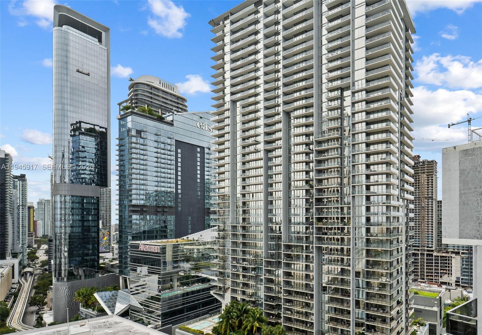 image 500 Brickell West16
