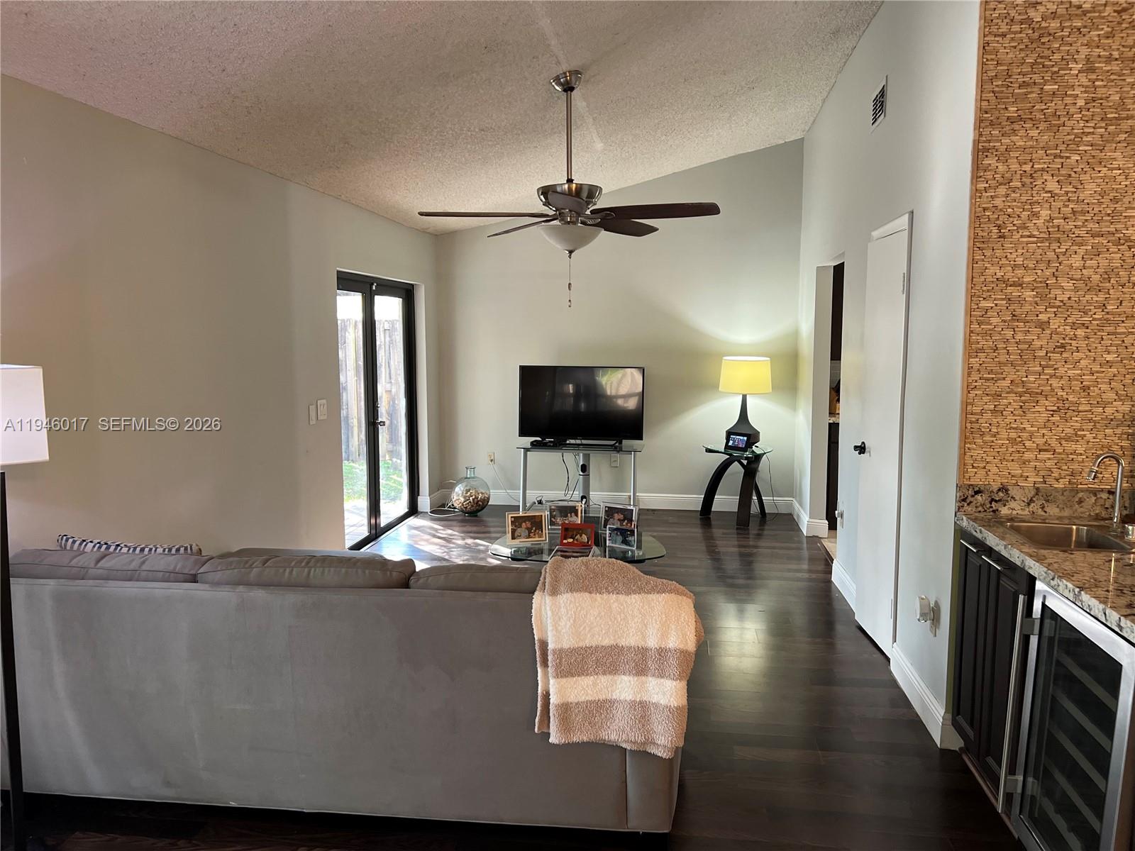 10140 NW 21st Ct Pembroke Pines, FL 33026