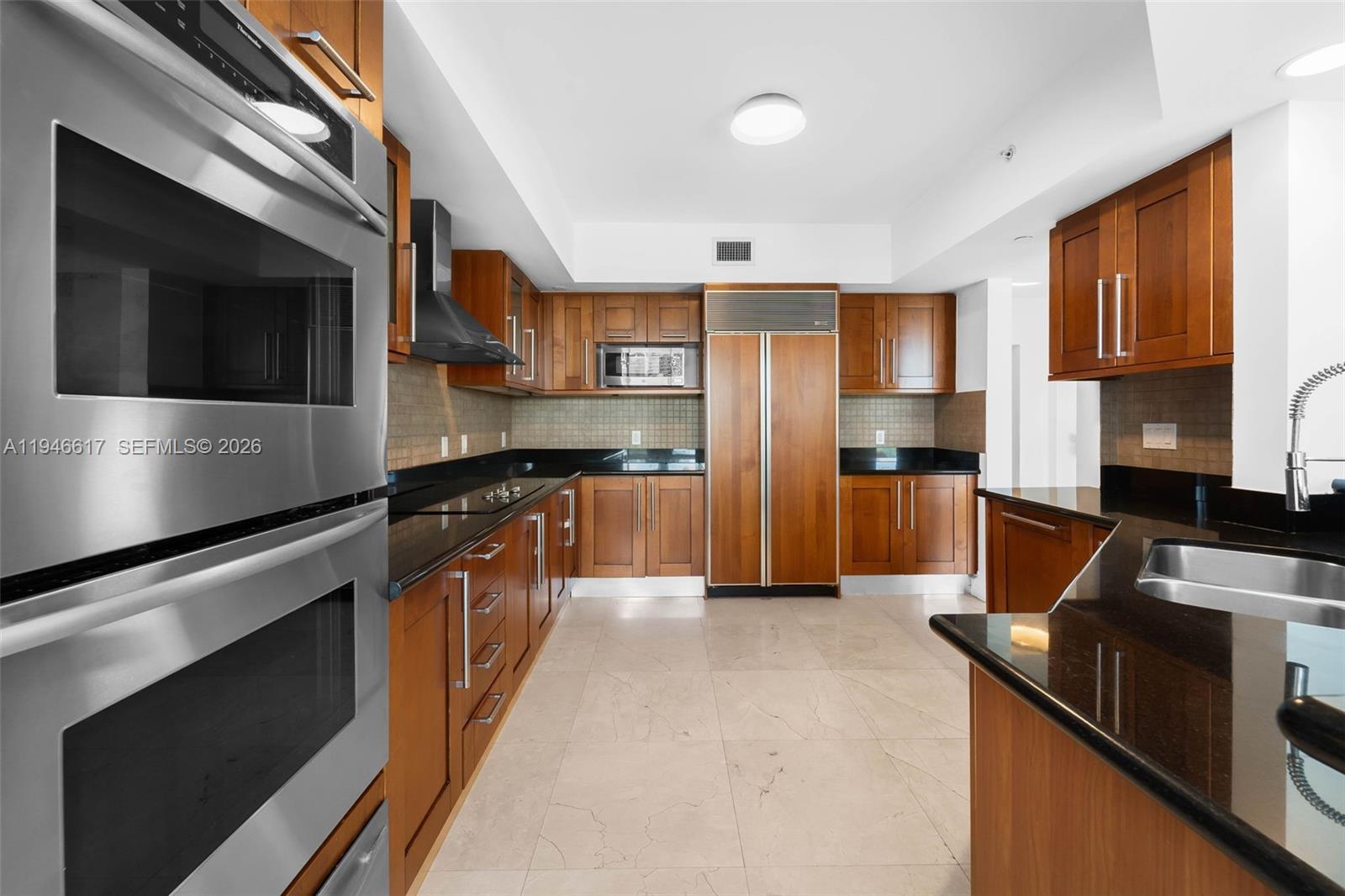 image The Peninsula Ii Condo10