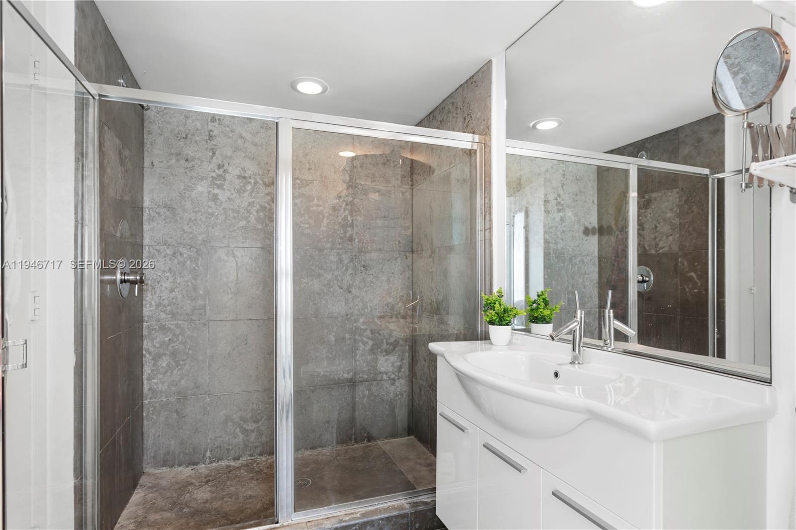 image Icon Brickell II16