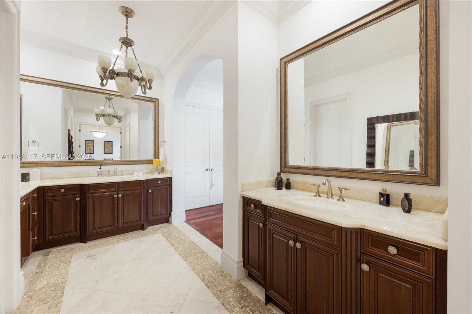 8252 SW 52nd Ave Miami, FL 33143