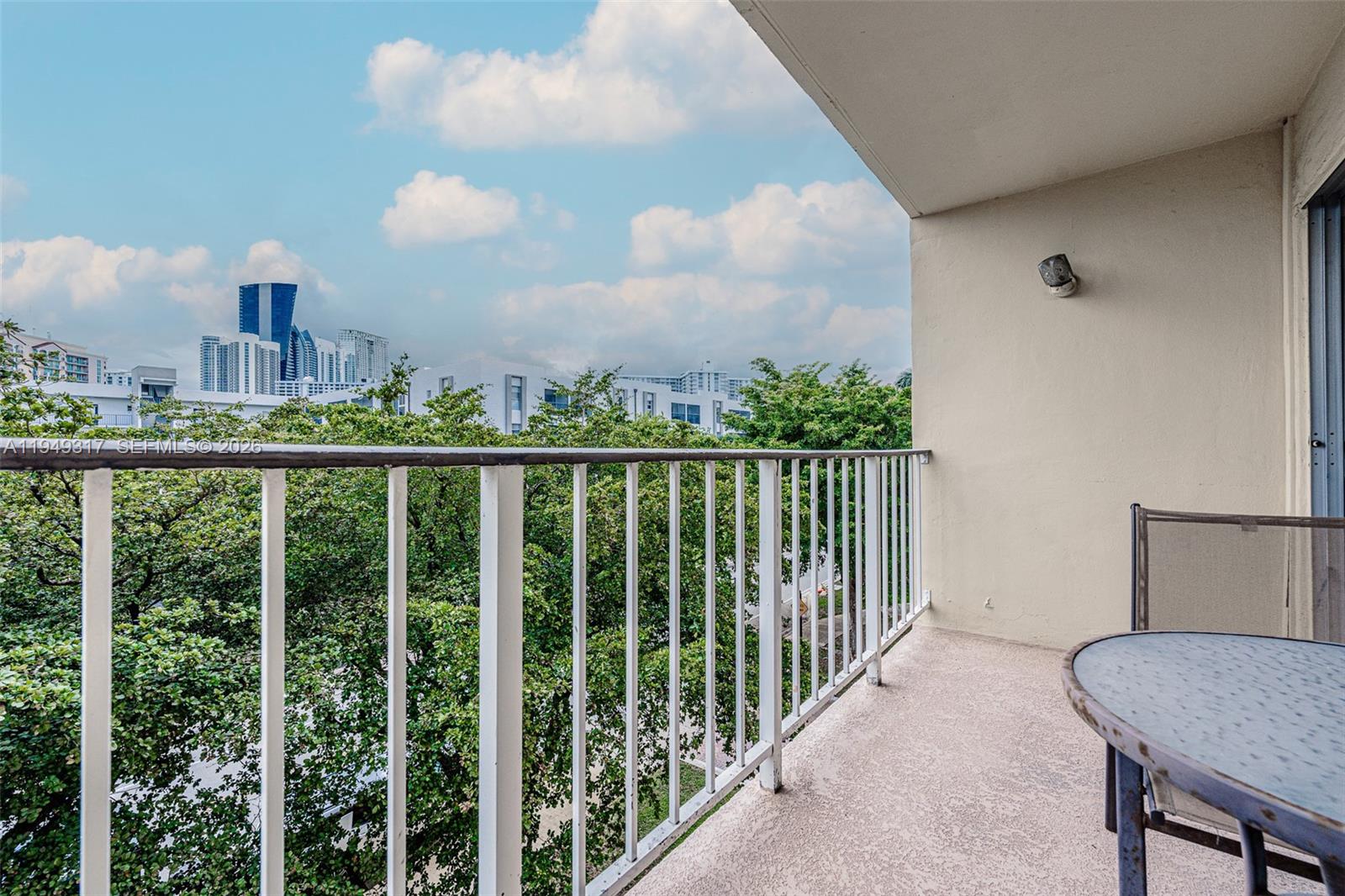 200 178th Dr #406 Sunny Isles Beach, FL 33160