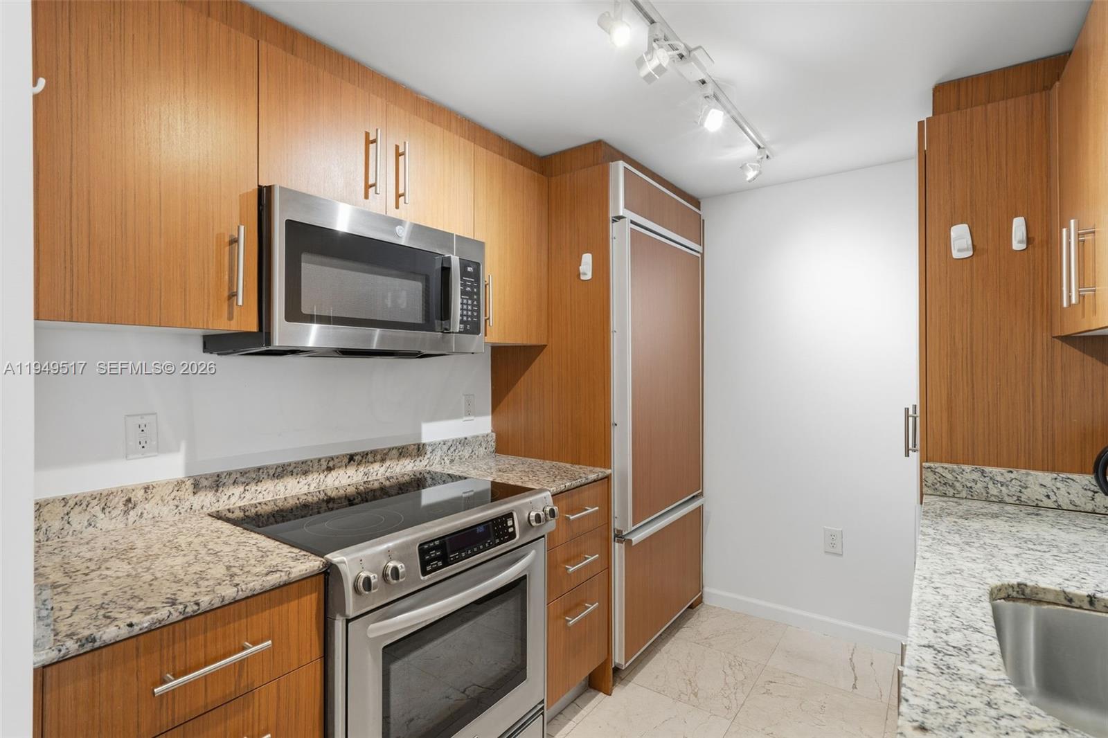 10275 Collins Ave #718 Bal Harbour, FL 33154