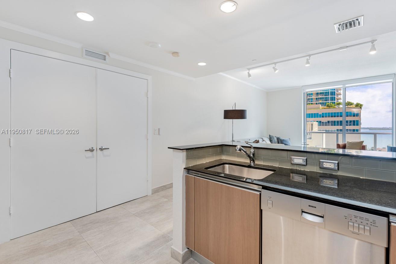 image 1060 Brickell - 106024