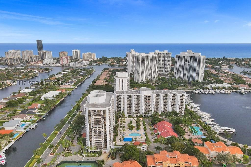 3598 Yacht Clb Dr #PH2 Aventura, FL 33180