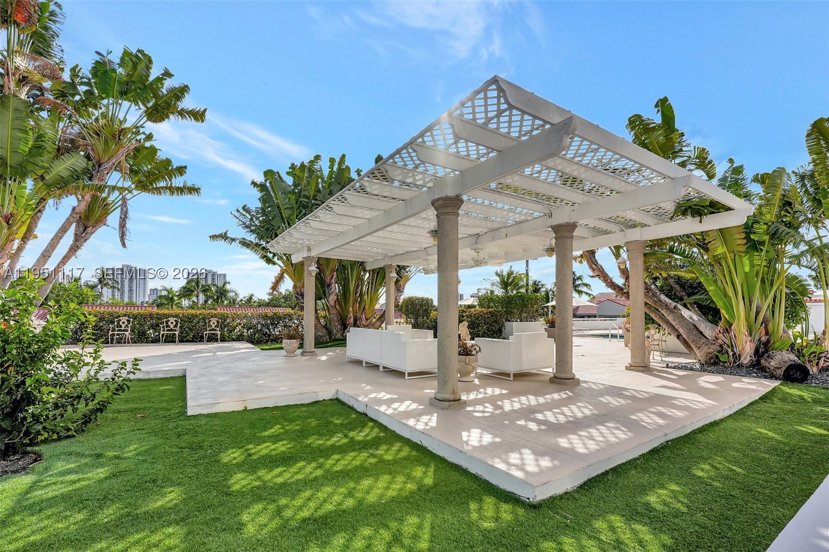 3598 Yacht Clb Dr #PH2 Aventura, FL 33180