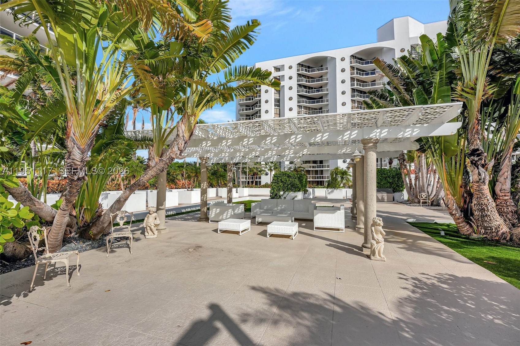 3598 Yacht Clb Dr #PH2 Aventura, FL 33180
