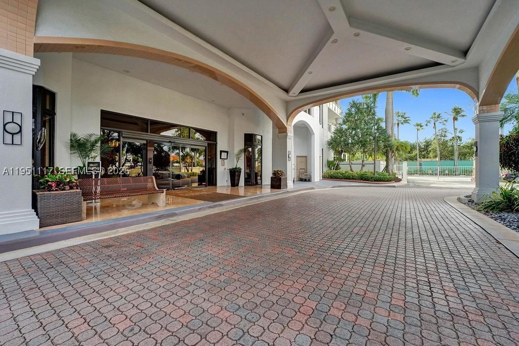 3598 Yacht Clb Dr #PH2 Aventura, FL 33180