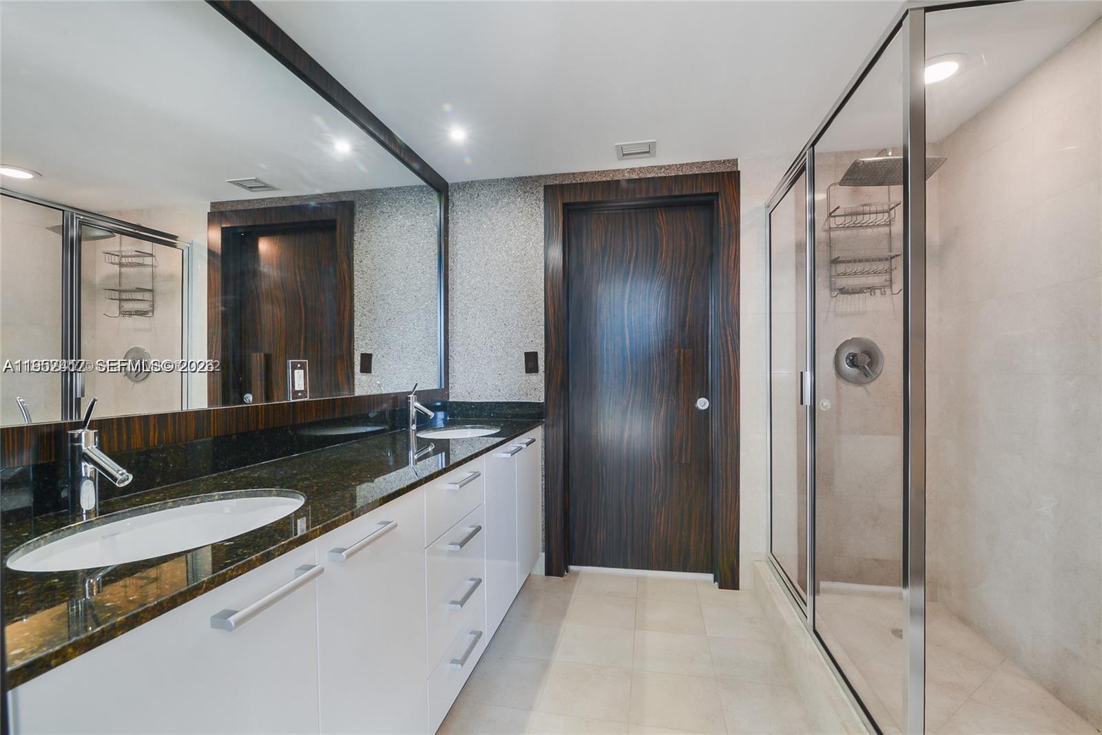 image Ocean Four Condominium11