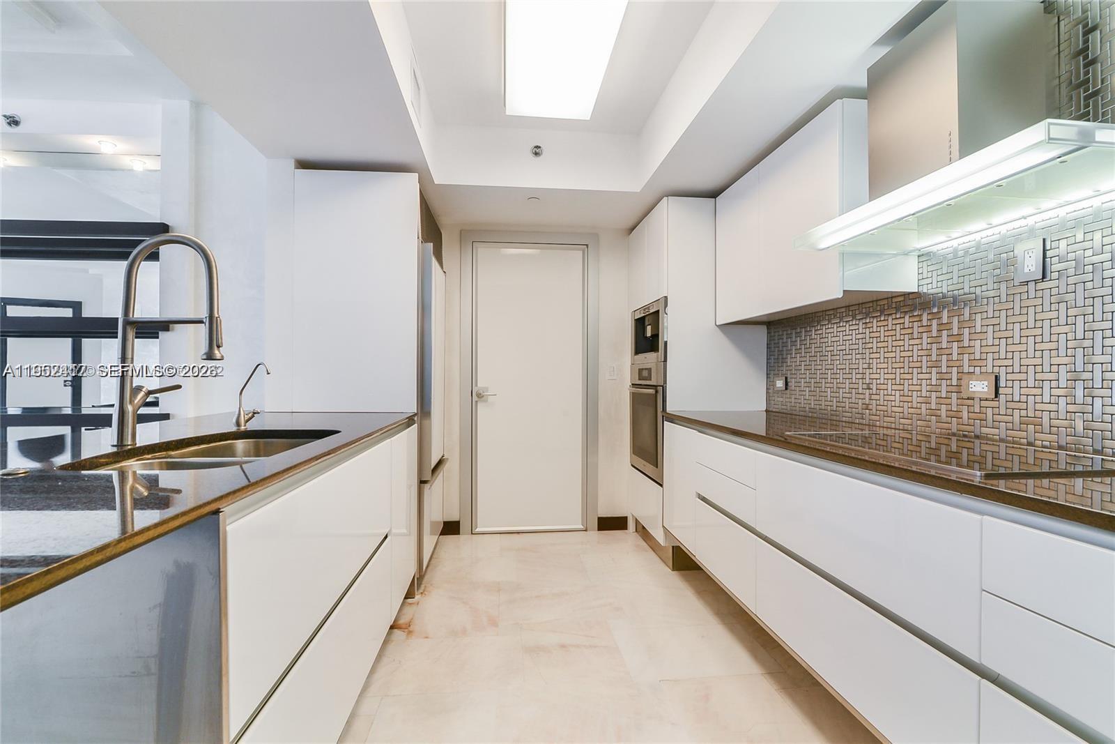 image Ocean Four Condominium4