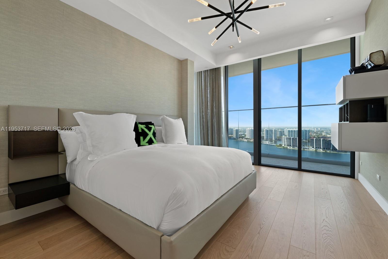 18501 Collins Ave #3704 Sunny Isles Beach, FL 33160