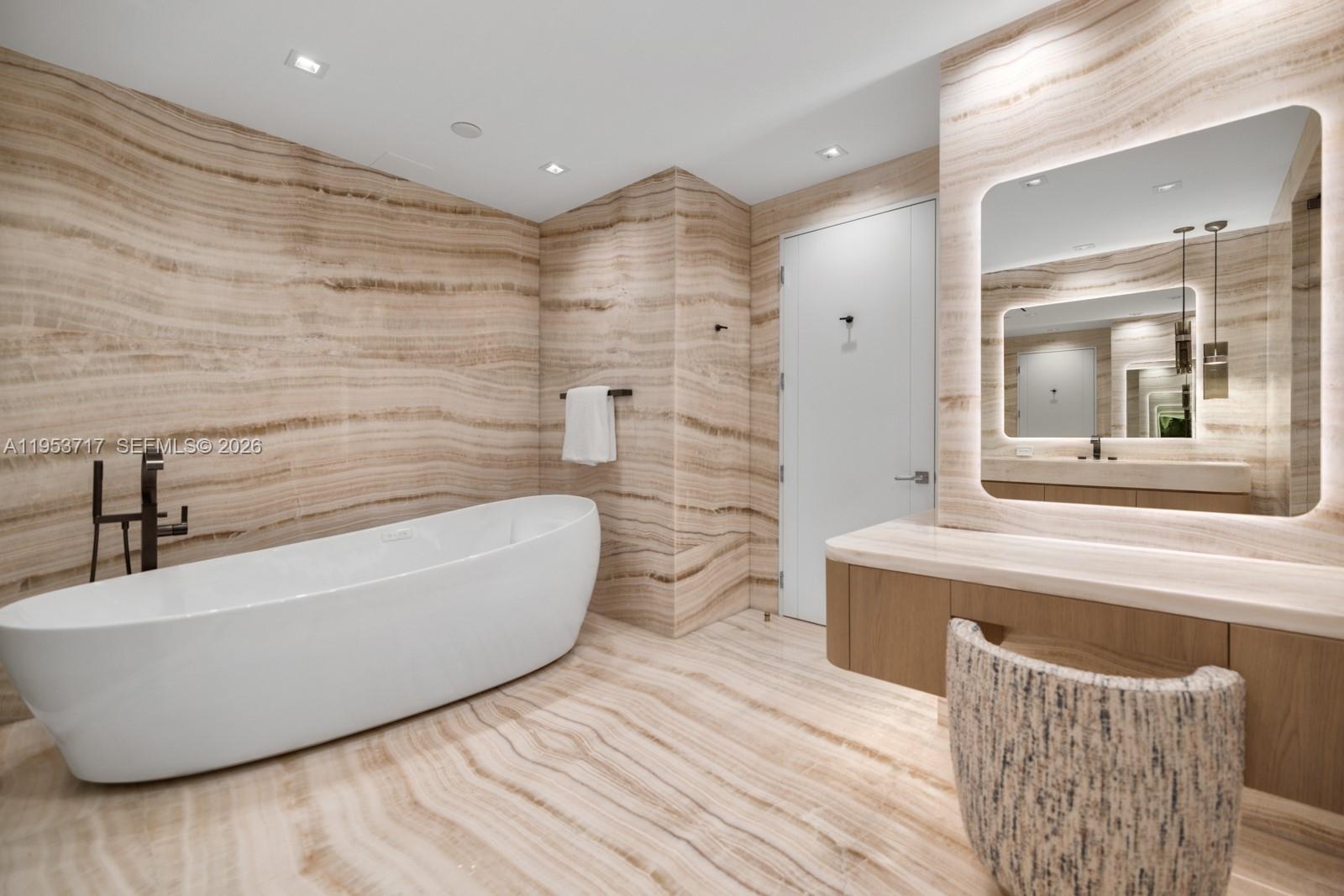 18501 Collins Ave #3704 Sunny Isles Beach, FL 33160