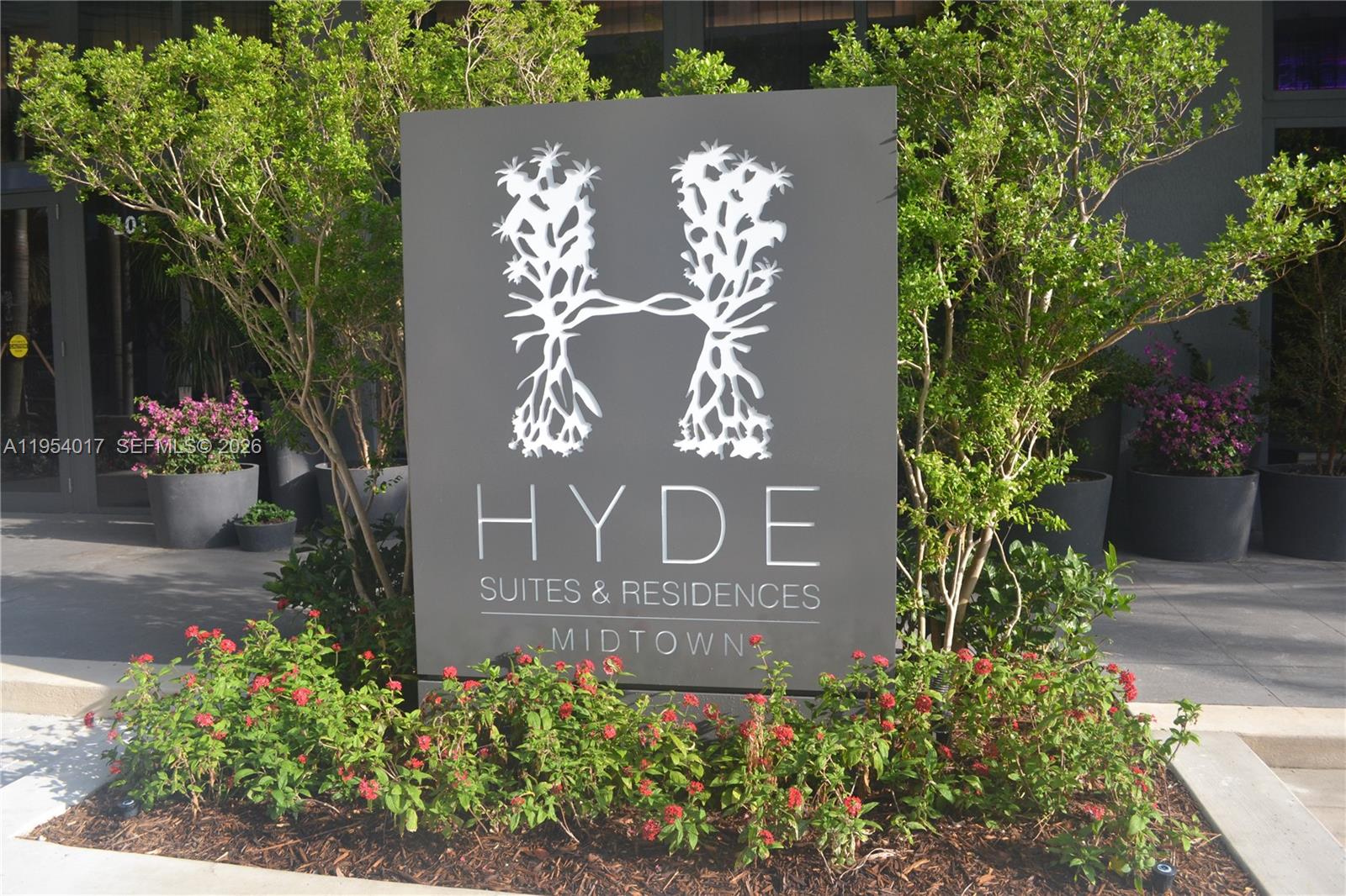 image Hyde Midtown0