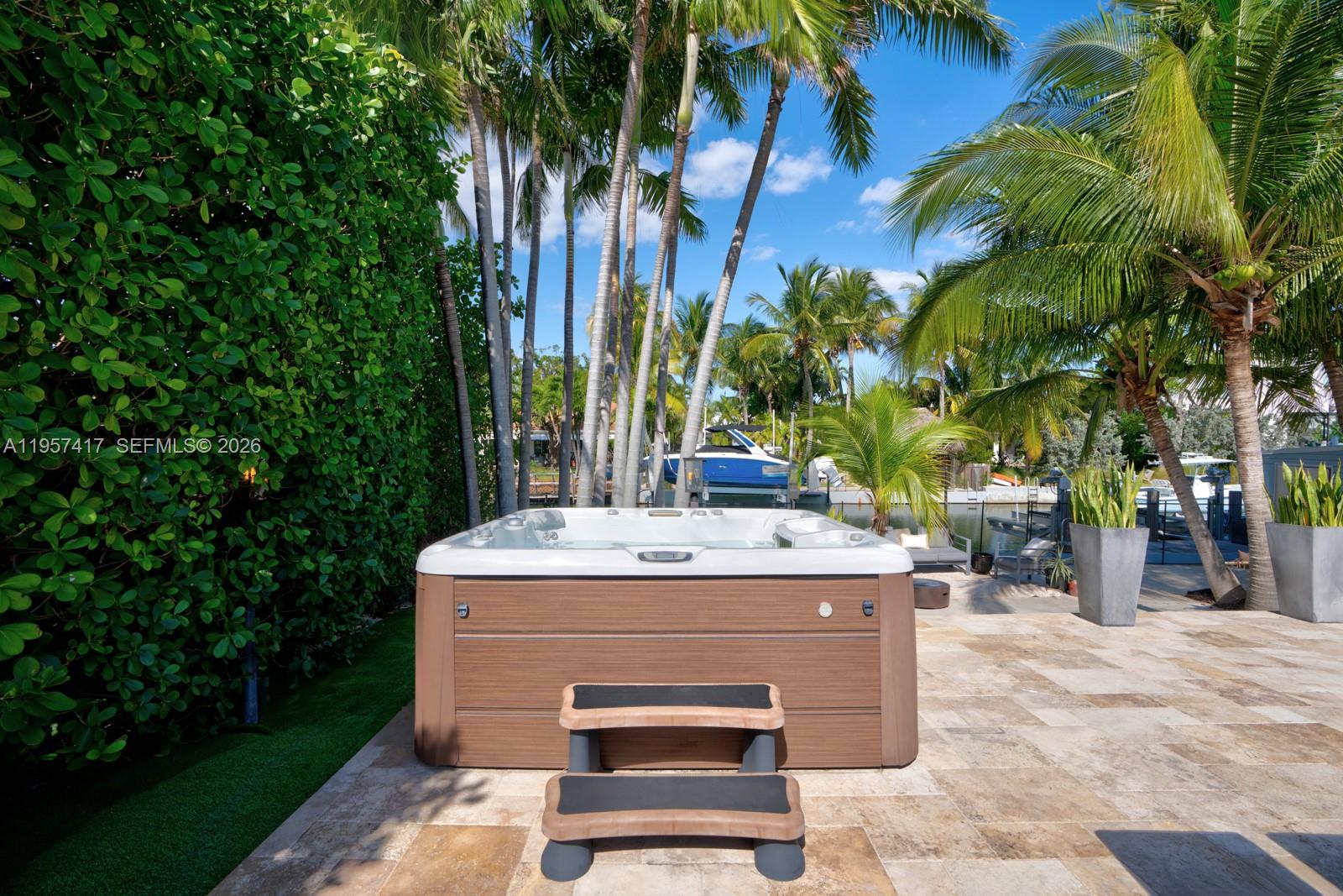 7910 Hawthorne Ave Miami Beach, FL 33141