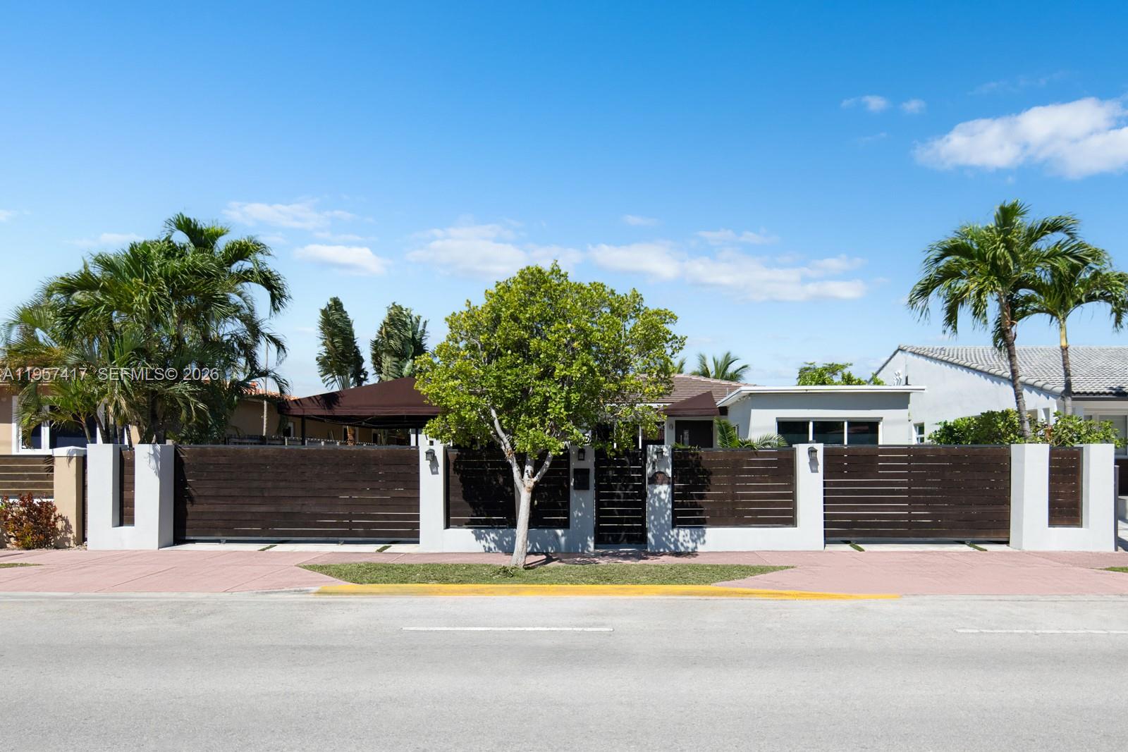 7910 Hawthorne Ave Miami Beach, FL 33141