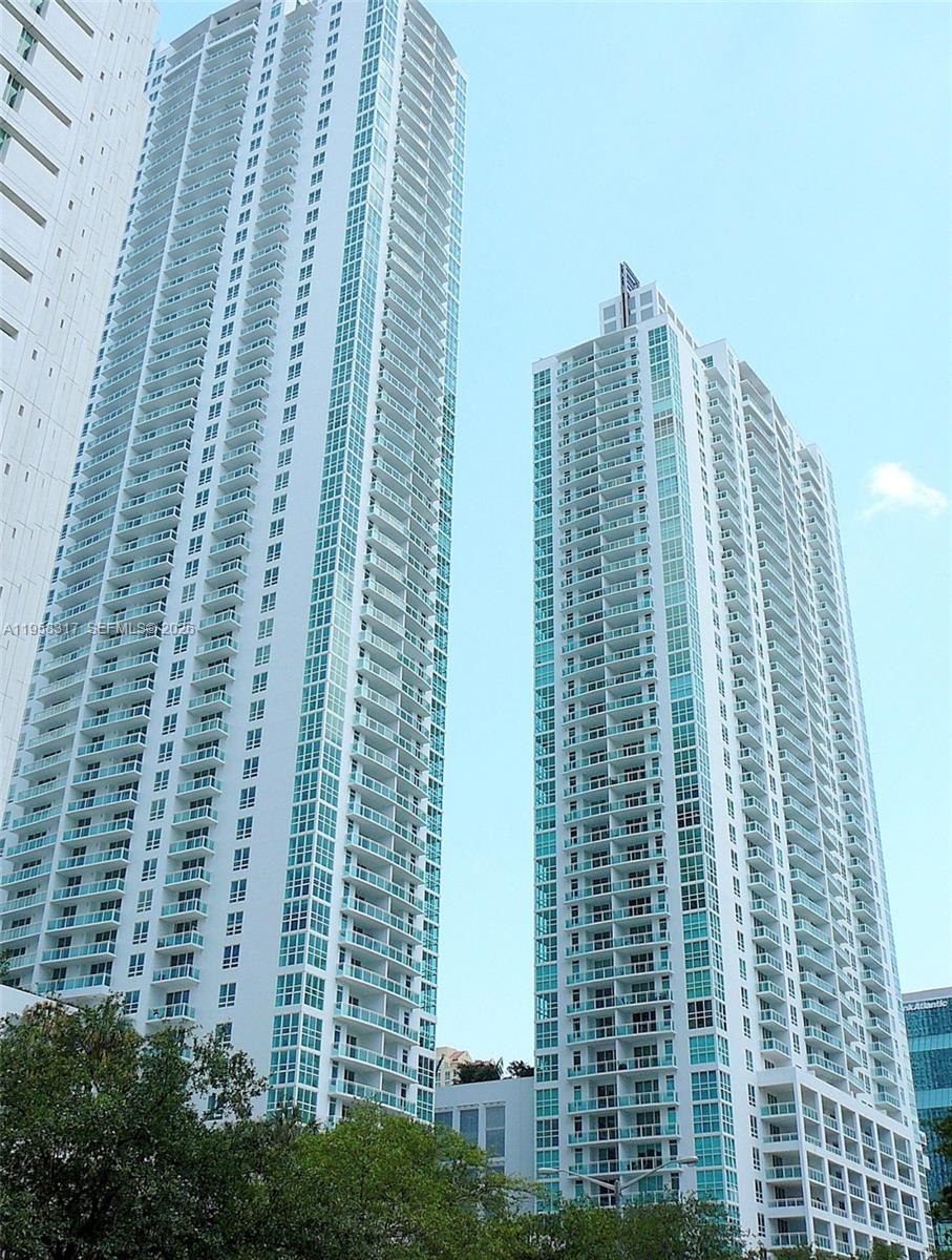 951 Brickell Ave #3509