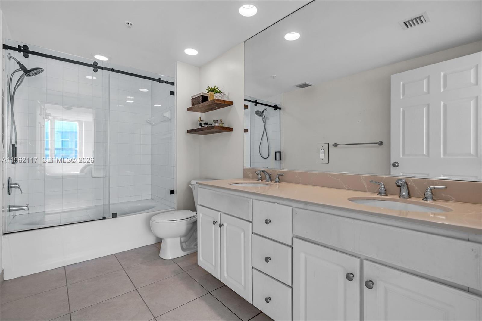 image Cite on the Bay East19