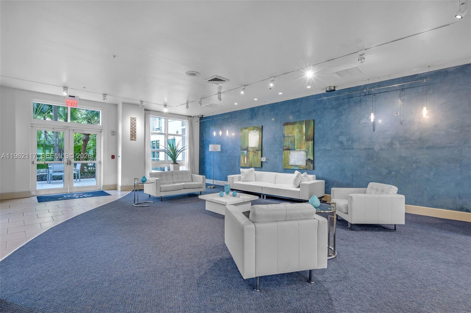 image Cite on the Bay East32