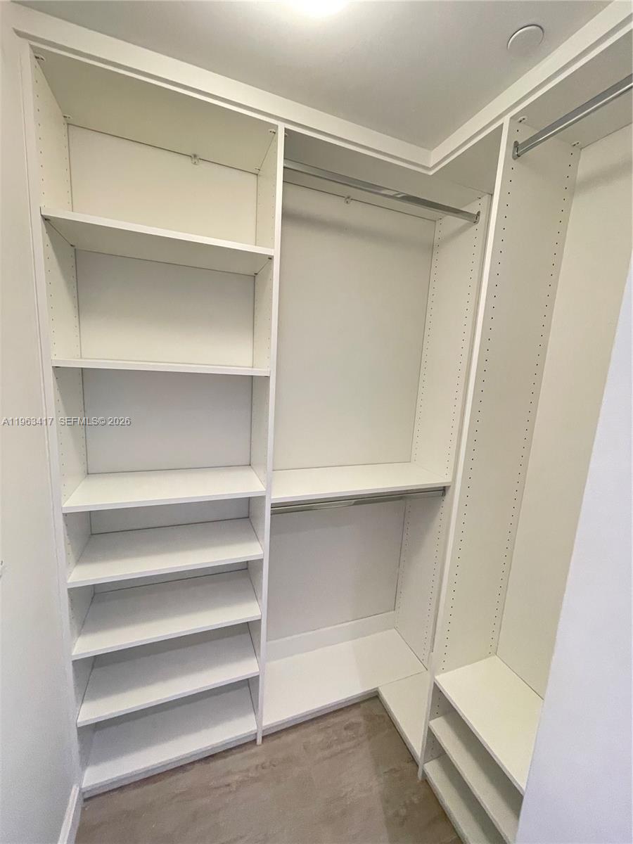 image Brickell Heights West16