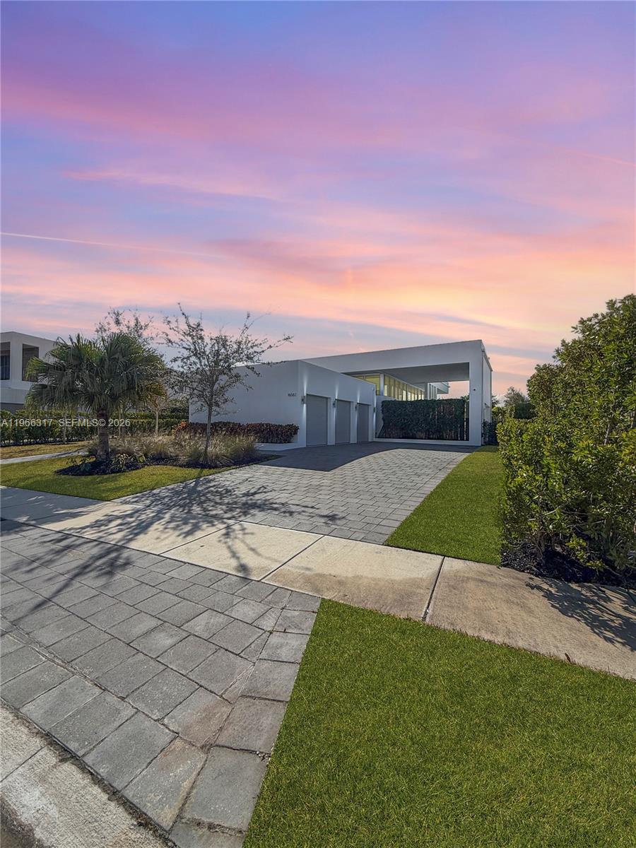 16582 S Botaniko Dr S