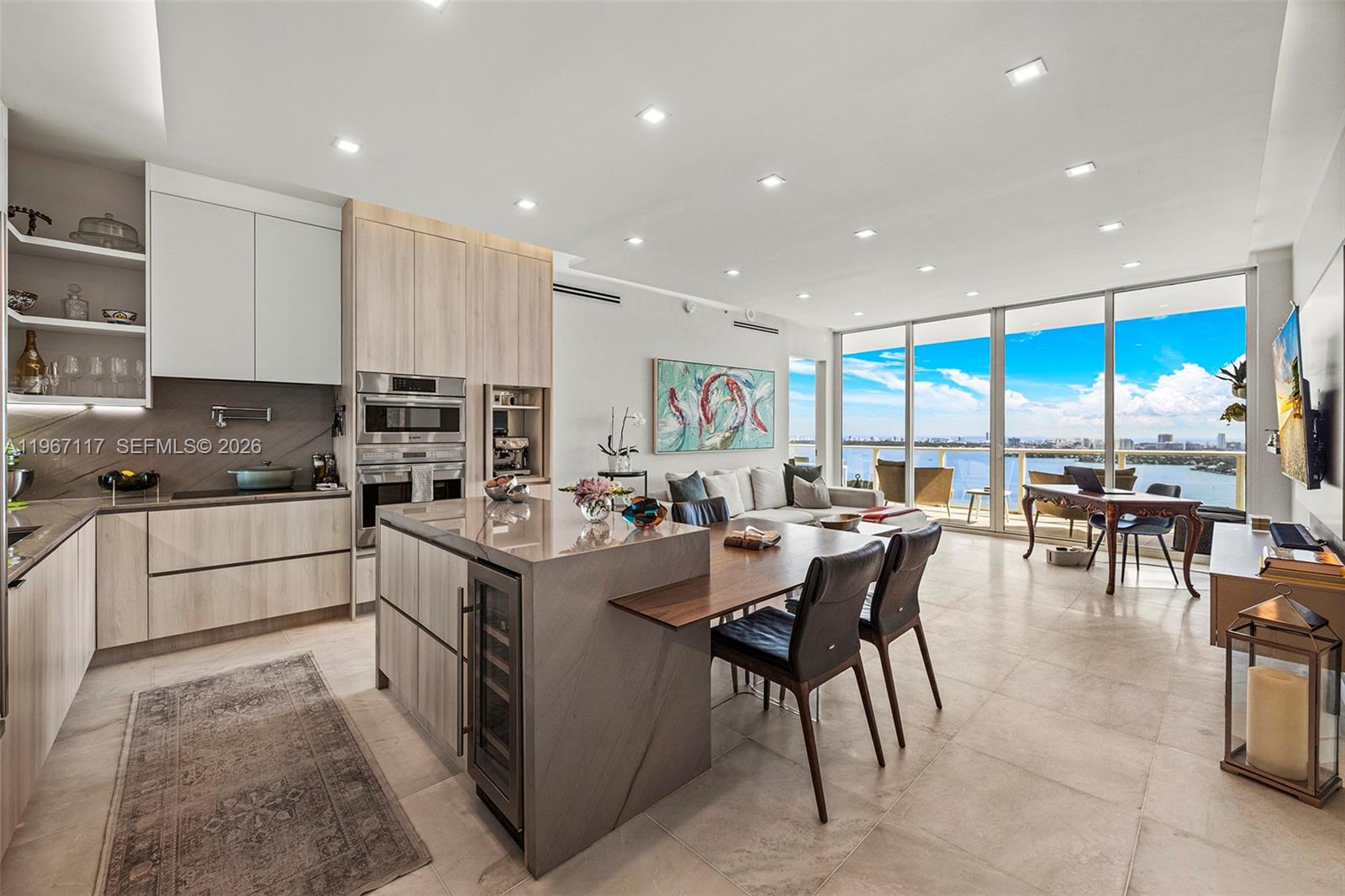 2020 N Bayshore Dr #3407