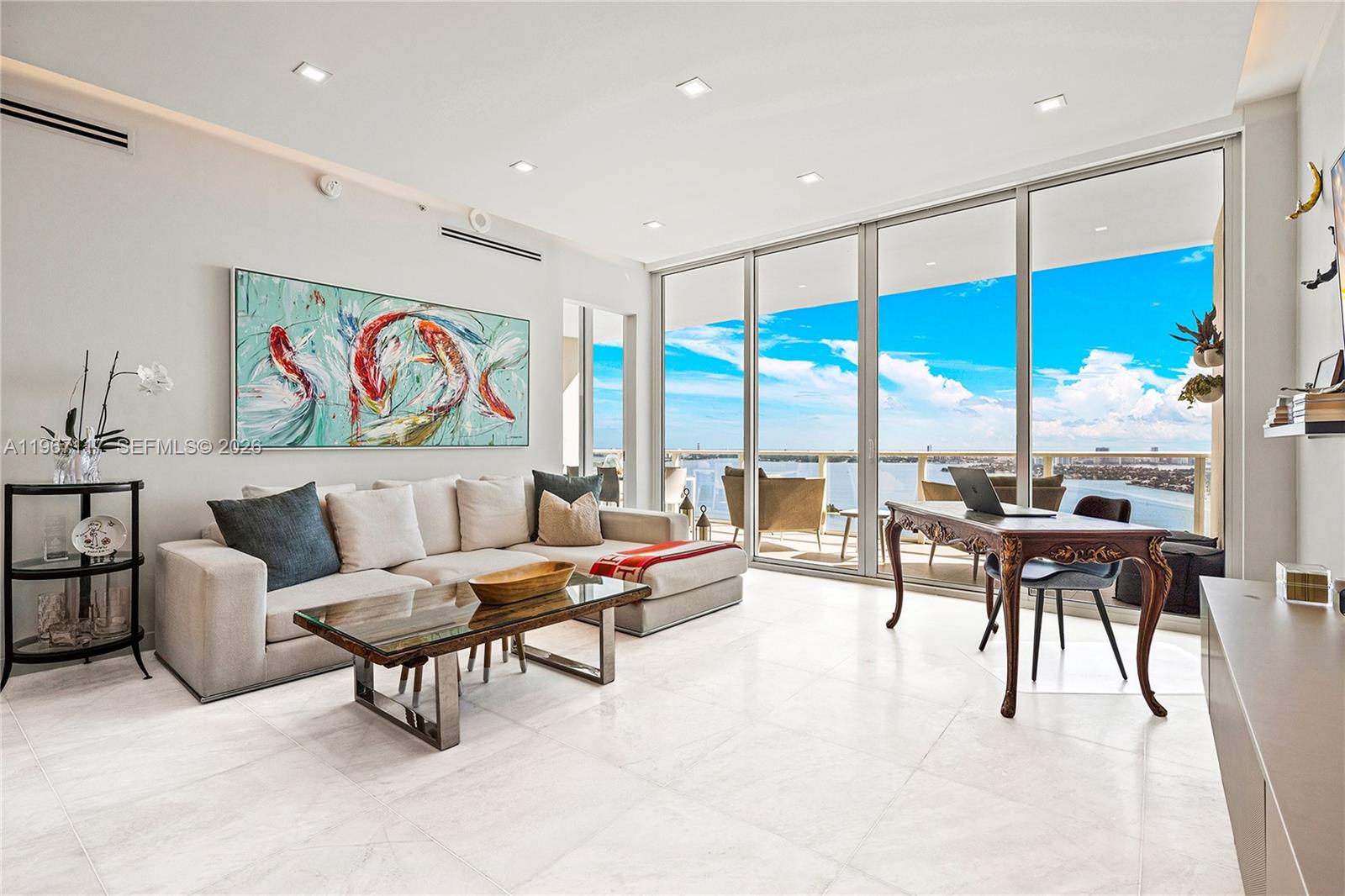 image Paramount Bay1