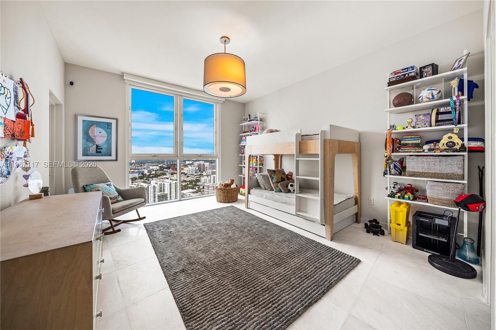 image Paramount Bay22