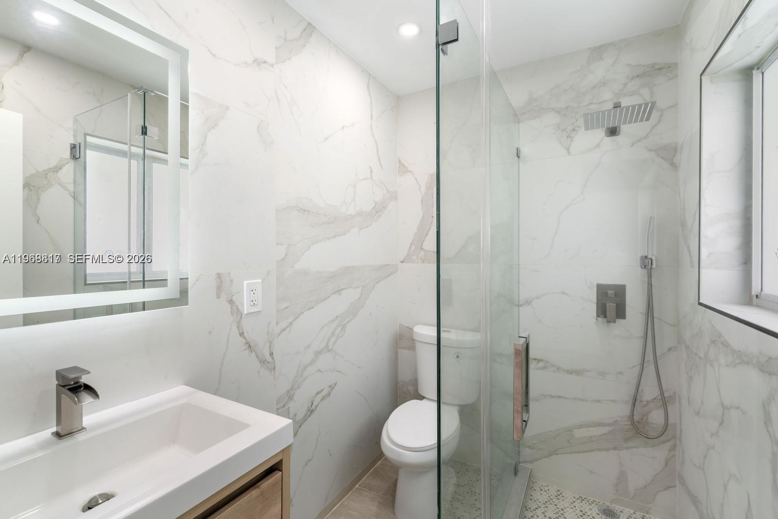 430 Tamarind Dr Hallandale Beach, FL 33009