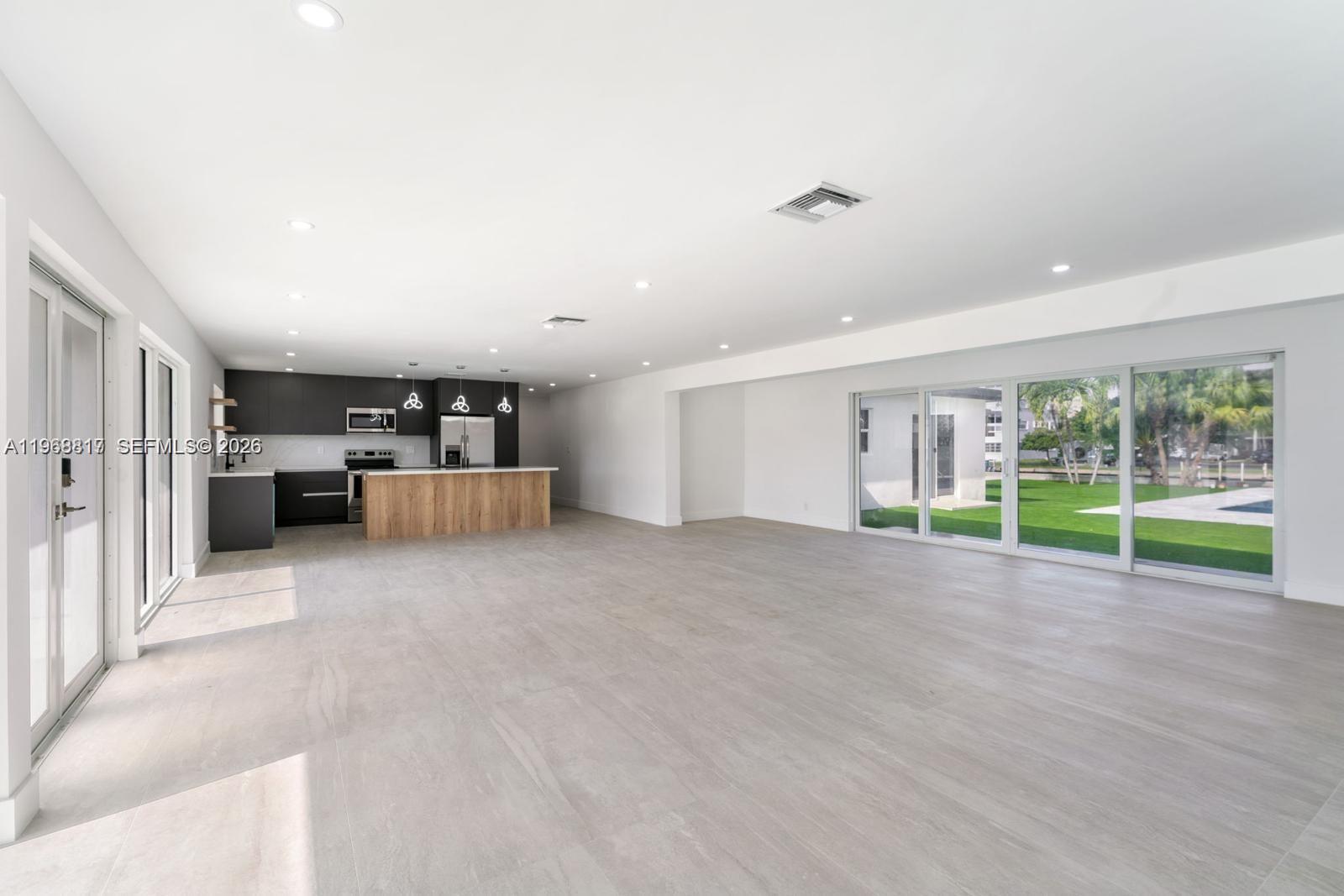 430 Tamarind Dr Hallandale Beach, FL 33009