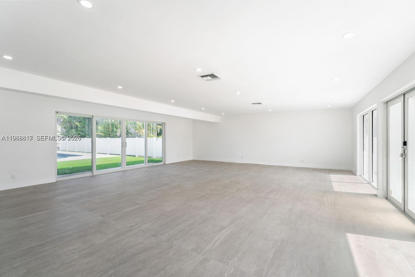 430 Tamarind Dr Hallandale Beach, FL 33009