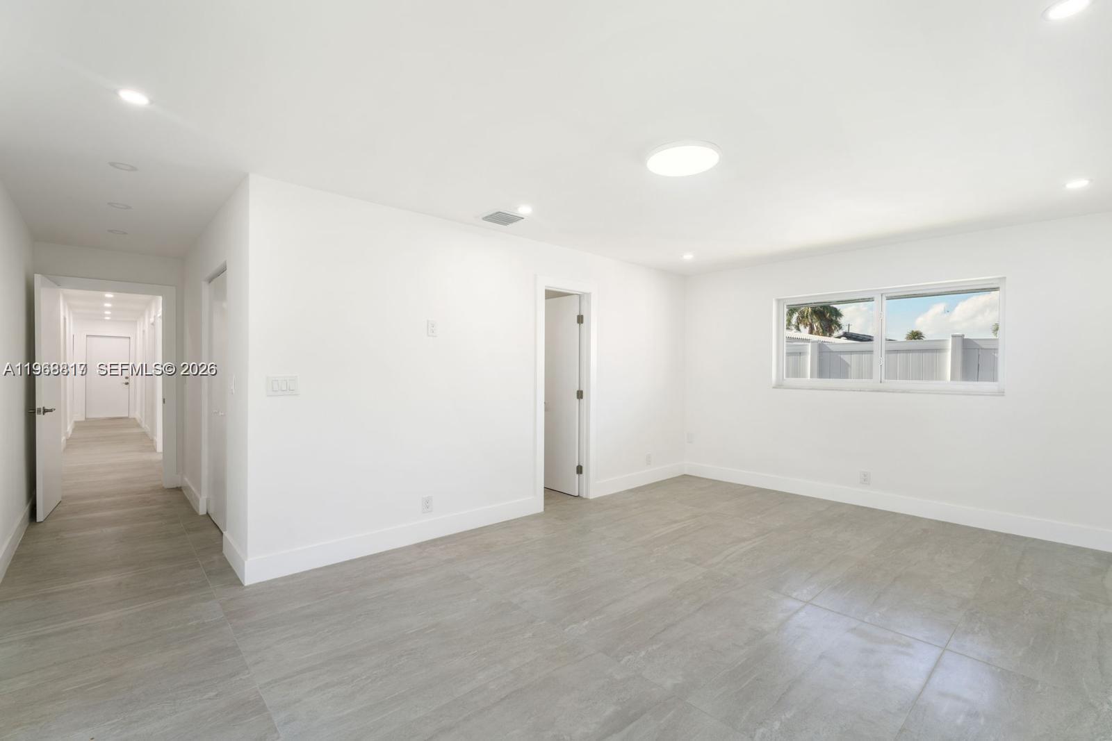 430 Tamarind Dr Hallandale Beach, FL 33009