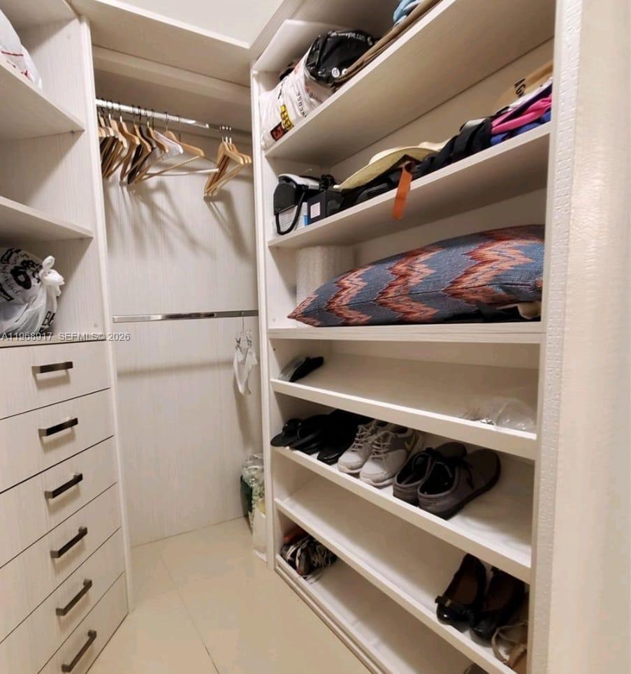 image Paramount Bay15