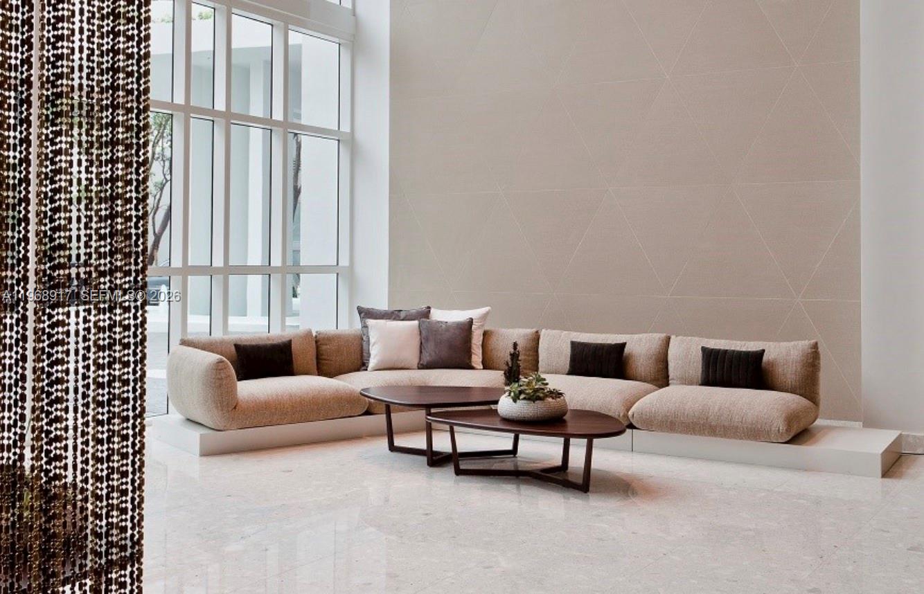 image Paramount Bay25