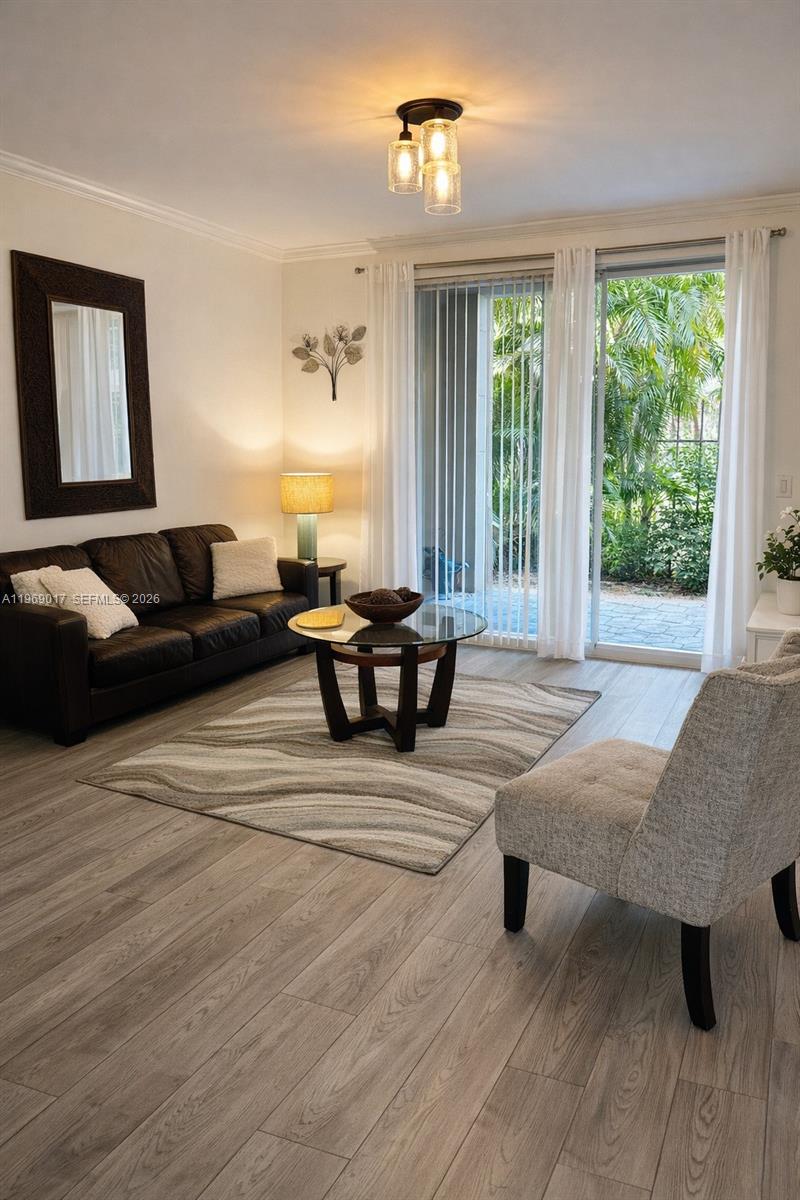 image Porto Bellagio Condo5