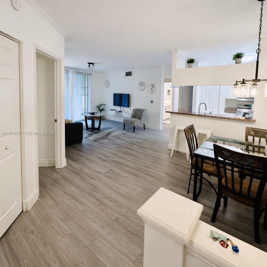 image Porto Bellagio Condo6