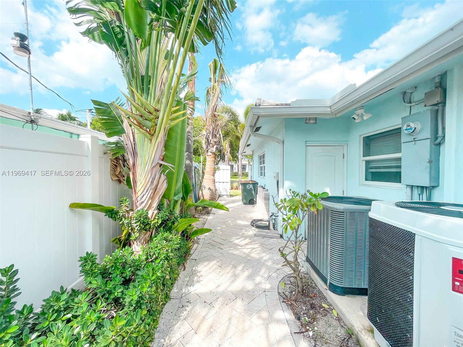 2932 NE 36th St Lighthouse Point, FL 33064