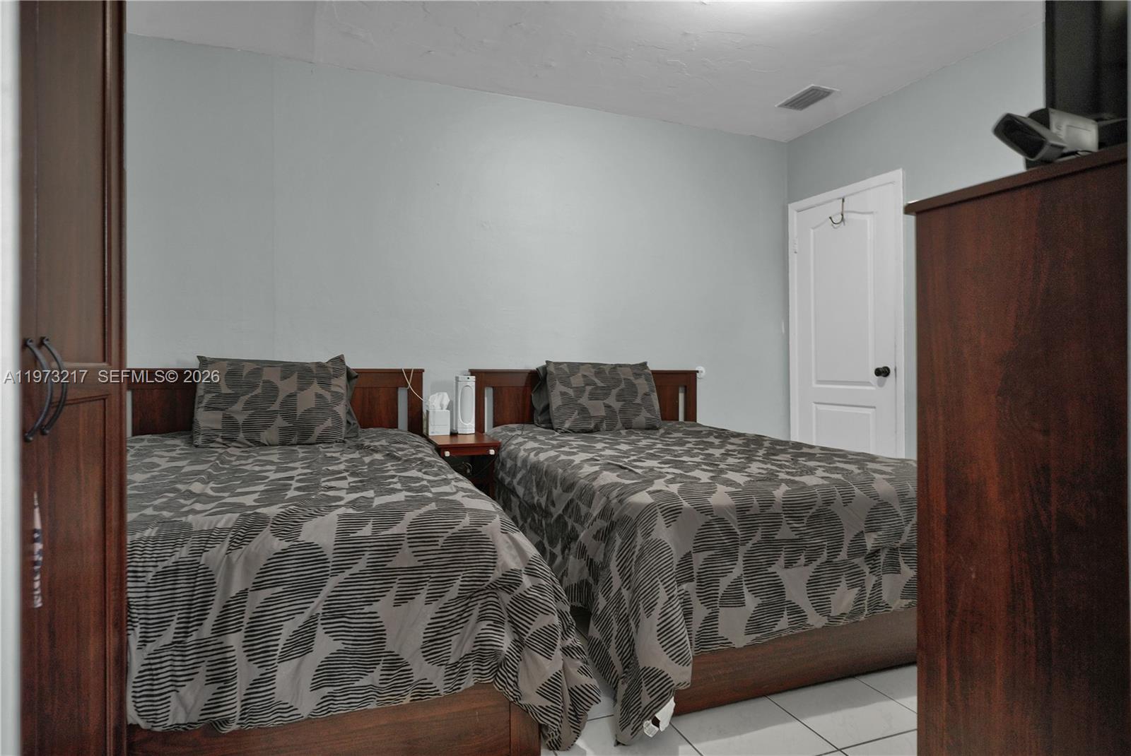 570 NE 169th St North Miami Beach, FL 33162