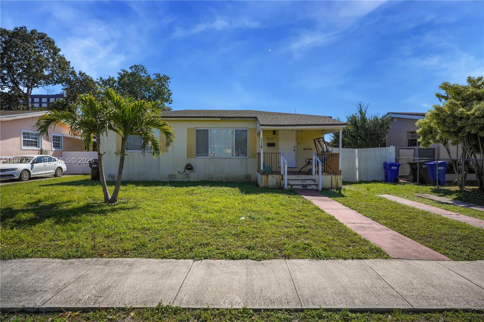 570 NE 169th St North Miami Beach, FL 33162