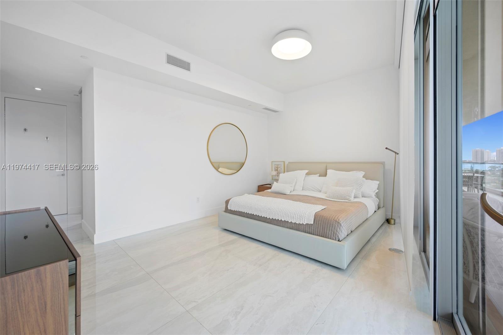 18975 Collins Ave #605 Sunny Isles Beach, FL 33160