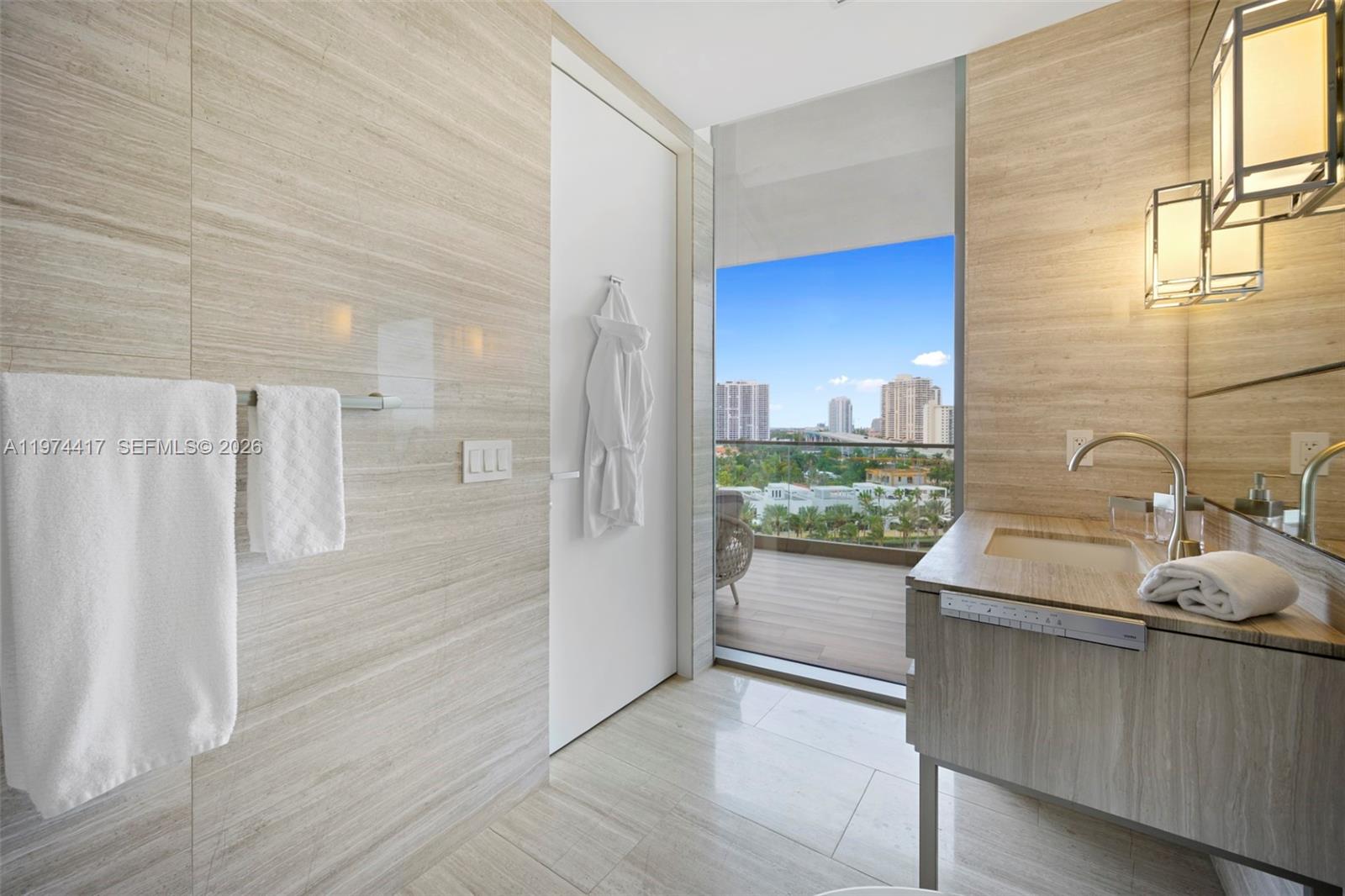 18975 Collins Ave #605 Sunny Isles Beach, FL 33160