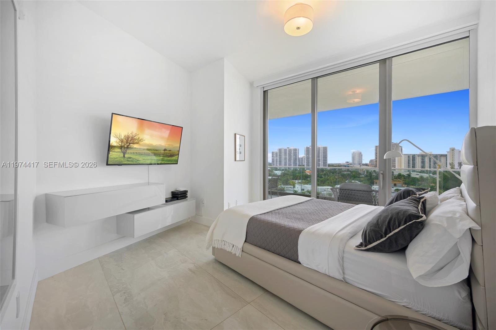 18975 Collins Ave #605 Sunny Isles Beach, FL 33160