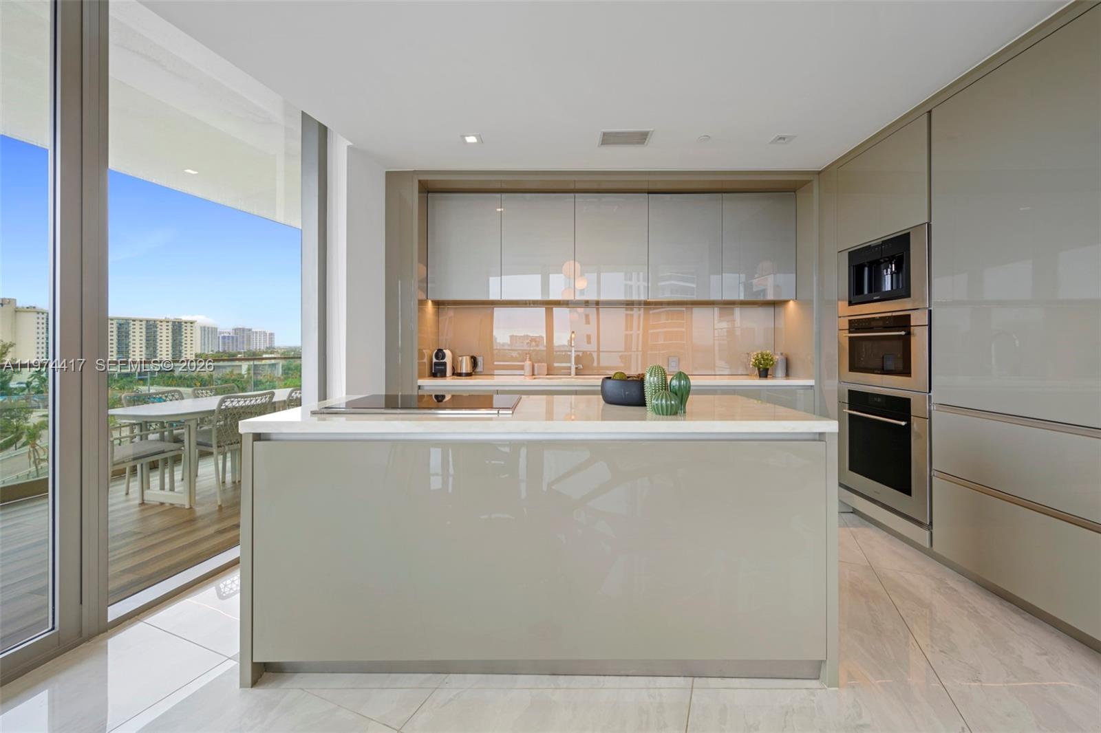 18975 Collins Ave #605 Sunny Isles Beach, FL 33160