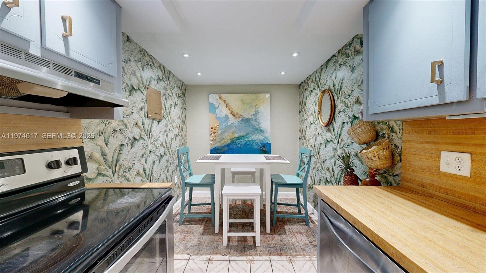 3860 NE 170th St #310 North Miami Beach, FL 33160