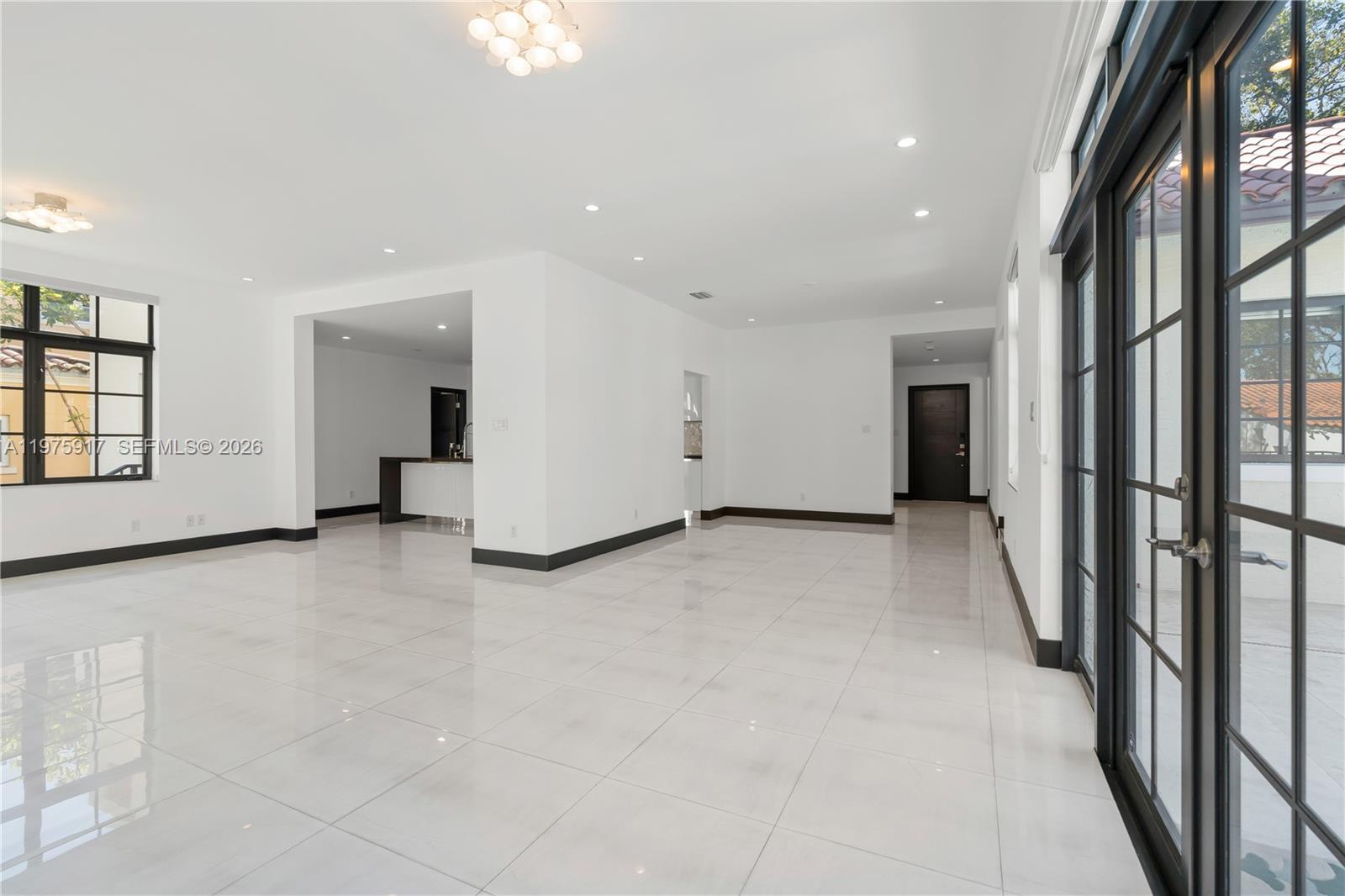 519 Alhambra Cir Coral Gables, FL 33134